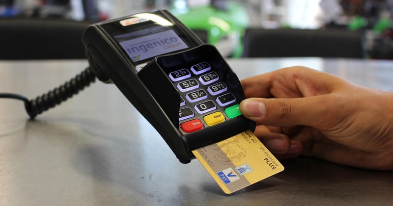 e carte la banque postale nomade : la solution pour gérer vos comptes en déplacement