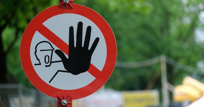 Signalétique bâtiment région nantaise : guide pour un repérage efficace
