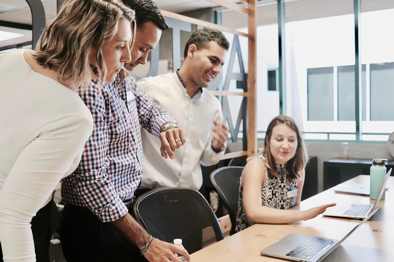 Inbound ou outbound marketing : quelle stratégie choisir en 2026 ?