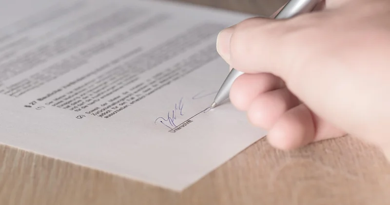 La signature P.O. à l'ère du tout-numérique : e-mail, PDF, signature électronique