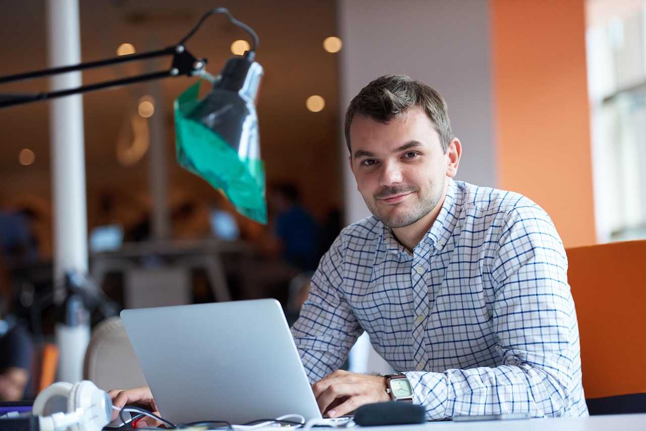 découvrez les avantages employés : assurance santé, congés payés, primes, retraite et autres bénéfices qui fidélisent et motivent les salariés dans une entreprise.